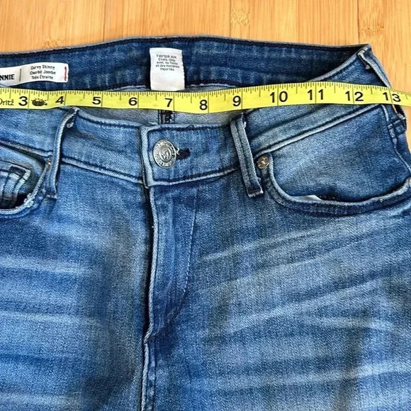 True Religion Jennie Curvy Skinny Distressed Denim Jeans size 26 - Picture 7 of 13